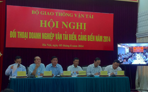 Có cảm giác, những ẩn ức của các doanh nghiệp dồn nén quá nhiều lâu nay,
 nay có dịp được tỏ bày khiến cho lãnh đạo nào cũng muốn có thêm thời 
gian để trình bày vấn đề.