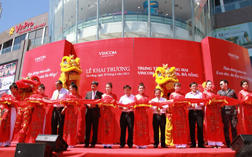Cắt băng khánh thành khai trương Vincom Ngô Quyền Đà Nẵng.<br>