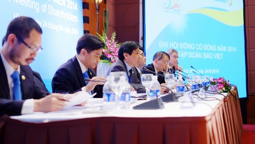 Một trong những vấn đề nóng được nhiều cổ đông quan tâm nhất là Hội đồng
 quản trị đã làm gì sau sự cố một cựu lãnh đạo của Tập đoàn bị khởi tố 
cách đây vài ngày.