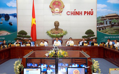 Theo đánh giá của Chính phủ, dù tình hình chuyển biến tích cực nhưng vẫn
 còn chậm, nhiều vấn đề chưa vững chắc và kinh tế xã hội đang đứng trước
 nhiều thách thức.<br>