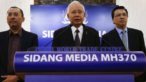 Malaysia xác nhận mảnh vỡ của máy bay mất tích