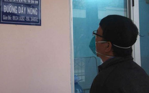 Đường dây nóng đã ghi nhận 35 cuộc gọi đề nghị khen thưởng các bác sĩ hết lòng vì bệnh nhân, vẫn theo thông tin từ Bộ trưởng.