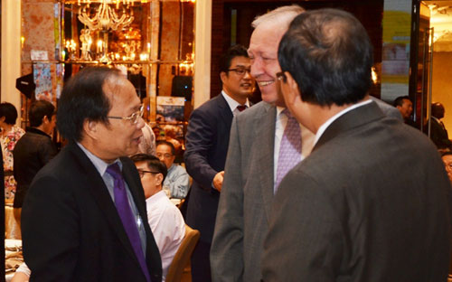 Bộ trưởng Bộ Văn hóa - Thể thao và Du lịch Hoàng Tuấn Anh quảng bá du lịch Việt Nam tại Singapore.