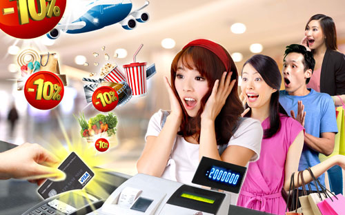 Chủ thẻ Techcombank Visa nhận được nhiều ưu đãi từ chương trình 
“Techcombank Smile” như quà tặng, khuyến mãi giảm giá tại hàng trăm nhà 
hàng, khách sạn, trung tâm mua sắm,...