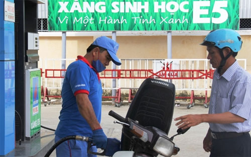 Xăng E5 trích lập quỹ bình ổn giá ở mức 40 đồng/lít.