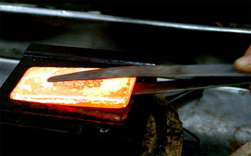 Nhà máy in tiền có chức năng, nhiệm vụ thực hiện nhiệm vụ in, đúc các loại tiền 
giấy, tiền kim loại, sản xuất vàng miếng, vật phẩm lưu niệm bằng vàng và
 các loại giấy tờ có giá theo kế hoạch giao của Thống đốc Ngân hàng Nhà 
nước.