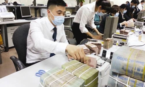 Vốn ngân hàng vẫn đang luẩn quẩn