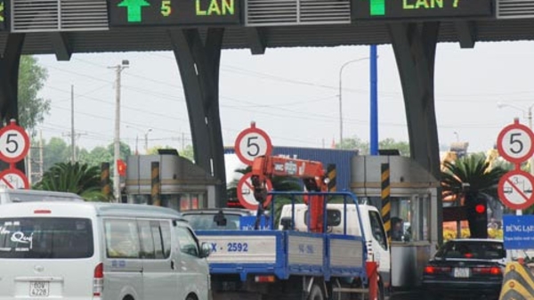 Bi, hài với phí và lệ phí