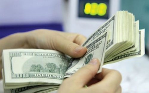 Trái với xu hướng giảm của giá vàng, giá USD tiếp tục xu hướng tăng kể từ khi Ngân hàng Nhà nước điều chỉnh tỷ giá. 