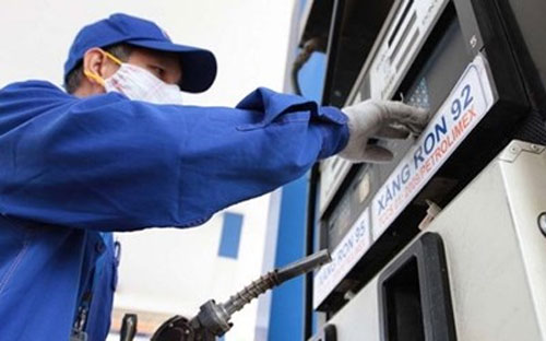 Từ 15h chiều ngày 4/8, giá xăng RON 92 sẽ giảm 816 đồng/lít.