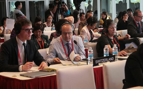 Phiên thảo luận sáng 30/3 của&nbsp; Ủy ban Thường trực về Dân chủ và Nhân quyền IPU-132 - Ảnh: XH.<br>