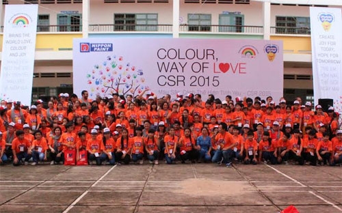 Ngày 8/8, Nippon Paint Việt Nam đã phối hợp cùng trường THCS Hòa Phú, tổ chức buổi giao lưu tràn đầy niềm vui giữa các thành viên của Nippon Paint Việt Nam với các thầy cô giáo, các em học sinh. <br>