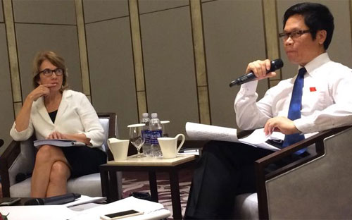 Ông Vũ Tiến Lộc và bà Virginia Foote.