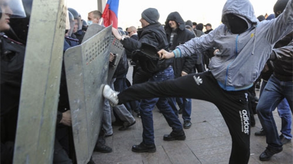 Bất ổn leo thang mạnh ở miền Đông Ukraine