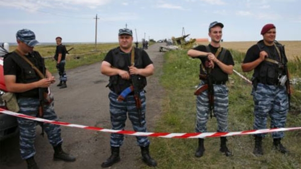 Nga kêu gọi chấm dứt chiến sự ở khu vực MH17 rơi