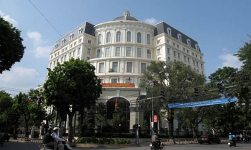 Chi ngân sách 82.200 tỷ đồng để trả nợ và viện trợ