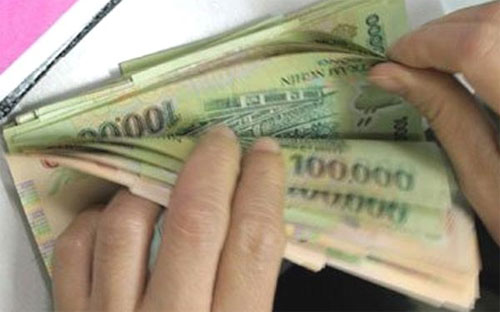 Kết quả điều tra lực lượng lao động năm 2013 do ILO thực hiện cho thấy, 
lao động ngành hoạt động tài chính, ngân hàng và bảo hiểm có mức lương 
cao nhất với bình quân 7,23 triệu đồng/tháng. 