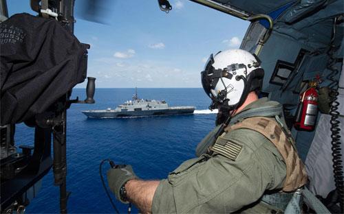 Tàu USS Fort Worth trên vùng biển Đông ngày 12/5/2015 - Ảnh: Hải quân Mỹ.