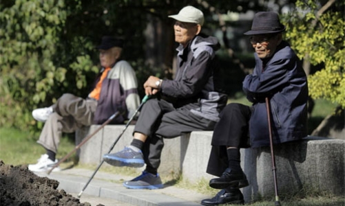 Hàn Quốc đau đầu vì dân “không chịu tiêu tiền”