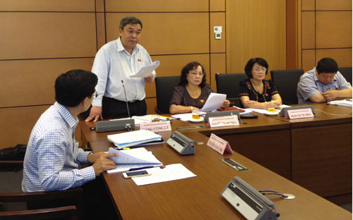 Đại biểu Đặng Công Lý phát biểu tại tổ về dự án Bộ luật Tố tụng dân sự sửa đổi - Ảnh: Minh Thuý.