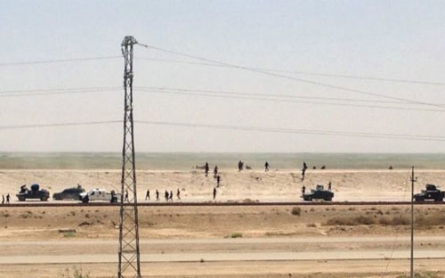 Quân đội Iraq đang tháo chạy khỏi Ramadi - Ảnh: BBC.<br>