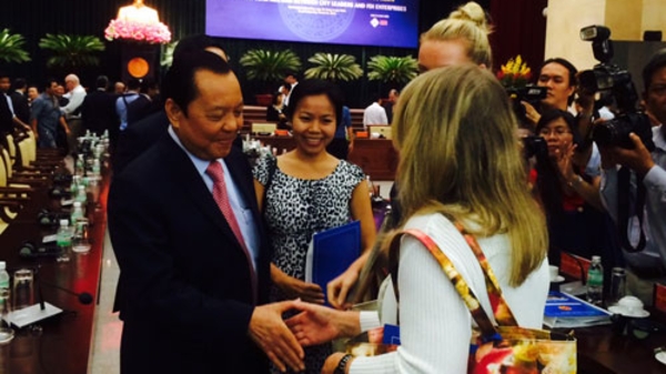 Tp.HCM hứa giảm 30% thời gian cấp phép cho doanh nghiệp FDI