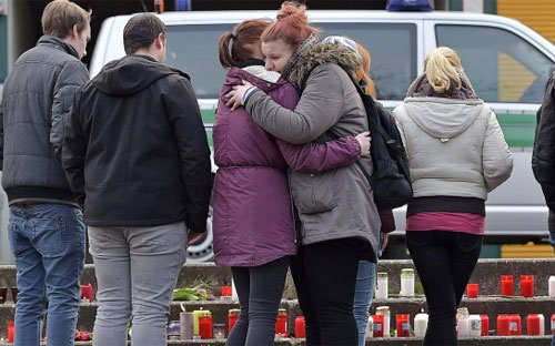 Hoạt động tưởng niệm ở thị trấn Haltern, Đức<b> - </b>Ảnh: AP.<b><br></b>