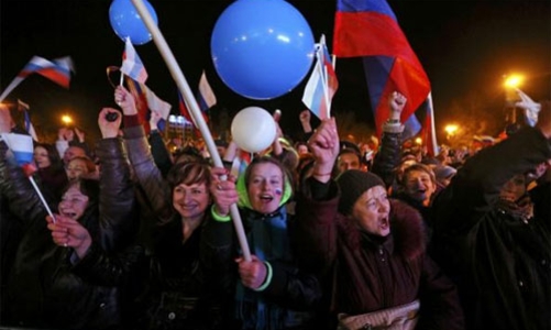 Crimea tách khỏi Ukraine, căng thẳng leo thang