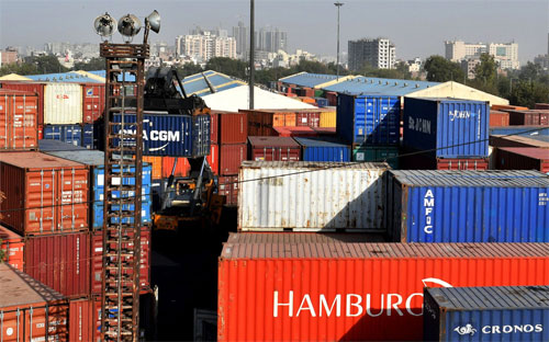 Trung Quốc sẽ phải cần tới thị trường rộng lớn của Ấn Độ nếu Tổng thống 
Mỹ Donald Trump áp dụng các biện pháp chống lại các nhà sản xuất Trung 
Quốc và công ty Mỹ sản xuất ở nước ngoài.