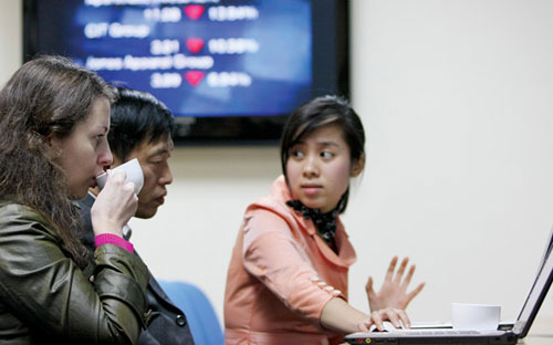 Nhiều cổ đông cho rằng họ bị hội đồng quản trị công ty “qua mặt”, che giấu thông tin - Ảnh minh họa.<br>