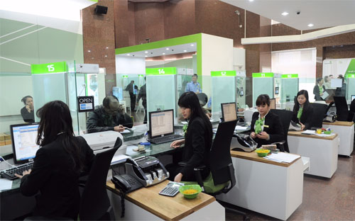 Theo báo cáo tài chính, trong quý công bố, Vietcombank chưa bán lại một 
đồng nào nợ xấu cho Công ty Quản lý tài sản các tổ chức tín dụng Việt 
Nam (VAMC).