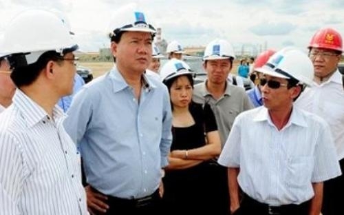 Bộ trưởng Đinh La Thăng trong một chuyến công tác.&nbsp;<br>