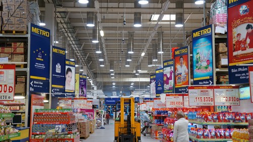 Hệ thống chiếu sáng bằng ánh sáng mặt trời tại Trung tâm Metro Hiệp Phú.