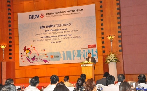 Ngân hàng Thương mại Cổ phần Đầu tư và Phát triển Việt Nam (BIDV) sẽ tổ 
chức hội thảo "Cộng đồng kinh tế Asean (AEC) - Cơ hội và thách thức đối 
với doanh nghiệp Việt Nam” nhằm hỗ trợ khách hàng và doanh nghiệp nâng 
cao nhận thức về AEC. 