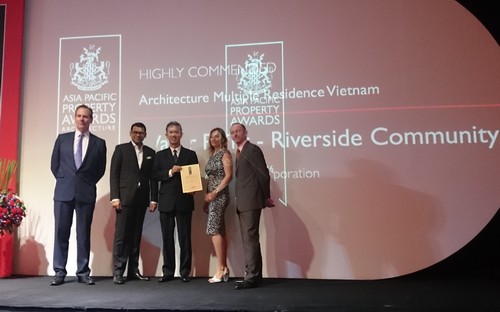 Tại Asia Pacific Property Award 2015, Công ty cổ phần Đầu tư Nam Long đã
 vượt qua rất nhiều đối thủ mạnh cả ở trong và ngoài nước để giành liên 
tiếp ba giải thưởng danh giá.