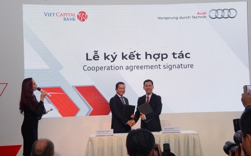 Việc hợp tác giữa Viet Capital Bank và Công ty Cổ phần Liên Á Quốc tế 
nhằm đơn giản thủ tục, rút ngắn thời gian giải quyết hồ sơ vay của khách
 hàng, góp phần hỗ trợ khách hàng sở hữu xe Audi một cách nhanh chóng và
 tiện lợi nhất.