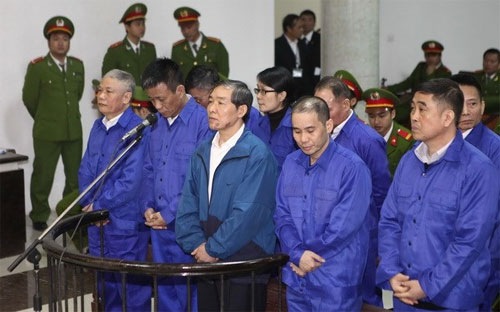Hai bị cáo nguyên là lãnh đạo cao nhất tại Vinalines đã phải nhận hình phạt cao nhất vì tội tham ô tài sản, làm trái quy định của Nhà nước.<br>