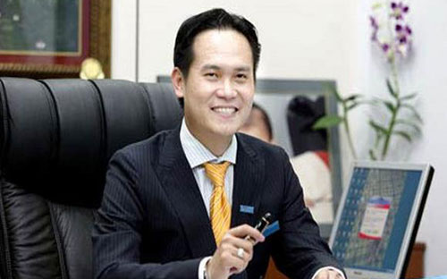 Ông Đặng Hồng Anh, Chủ tịch Hội đồng Quản trị Sacomreal, sẽ thôi kiêm nhiệm chức vụ Tổng giám đốc Sacomreal từ ngày 29/1/2015<br>