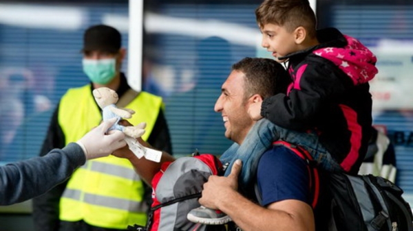 Đức và Áo mở cửa biên giới đón người nhập cư