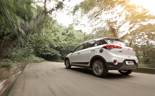 Dựa trên những hình ảnh rò rỉ trên mạng xã hội những ngày gần đây, Hyundai i20 Active có thiết kế khá hài hoà và cân đối. 