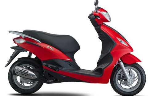 Piaggio Fly mới có kích thước gọn gàng và hiện đại hơn phiên bản trước.<br>