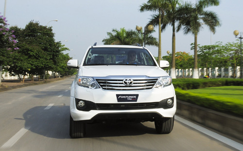 Ngoại thất Fortuner TRD Sportivo 2014 kế thừa phần lớn những ưu điểm từ phiên bản Fortuner V.