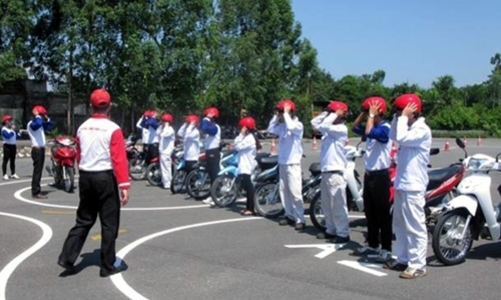Honda Việt Nam tuyên dương đại lý trong hoạt động lái xe an toàn