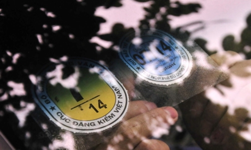 Nhãn năng lượng xe con chỉ dán để... biết