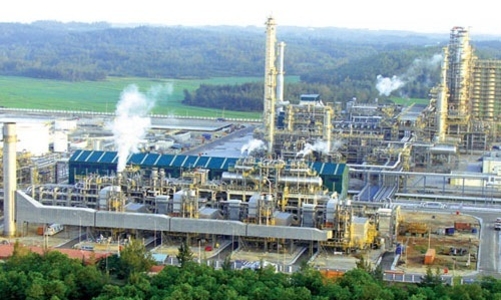 Petro Vietnam lo lọc dầu Dung Quất thất thế