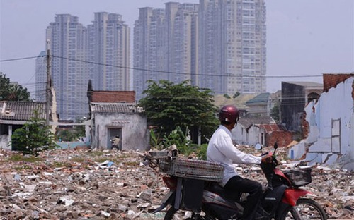 Trong nghị quyết phiên họp tháng 4/2015, Chính phủ chỉ đạo Ngân hàng Nhà nước tạo điều kiện thuận lợi cho các doanh nghiệp bất động sản, người dân tiếp cận nguồn vốn.<br>