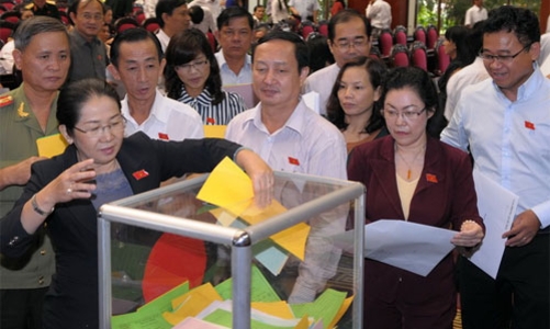 “Tạm dừng lấy phiếu tín nhiệm tại Quốc hội”