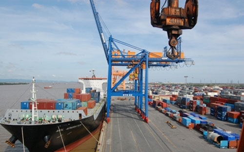 Cũng xét 2 tháng đầu năm, kinh tế Việt Nam vẫn xuất siêu ước đạt 244 
triệu USD chủ yếu nhờ vào khu vực có vốn đầu tư nước ngoài (FDI). 