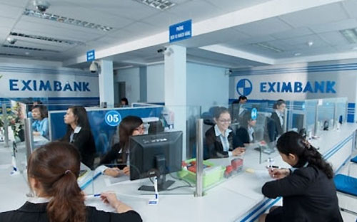 Mức lãi suất huy động VND cao nhất 7,7%/năm trước đó của Eximbank đã rút xuống còn 7,5%/năm, nhưng chỉ áp riêng cho các khoản từ 500 tỷ đồng trở lên.<br>