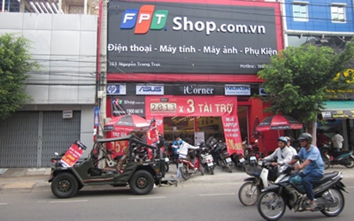 <span style="font-family: 'Times New Roman'; font-size: 15px;">Năm 2013, FPT đạt lợi nhuận trước thuế là 2.516 tỷ đồng, tăng 5% so với năm 2012.</span>